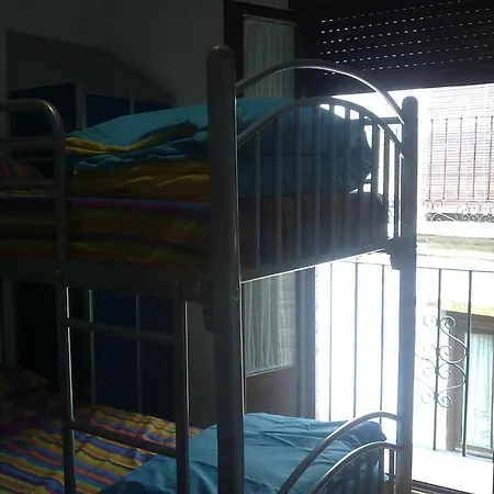 호스텔 알베르게 후베닐 파스쿠아레스 톨레도